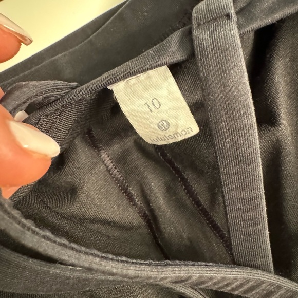 Lululemon sports bra - Picture 2 of 3